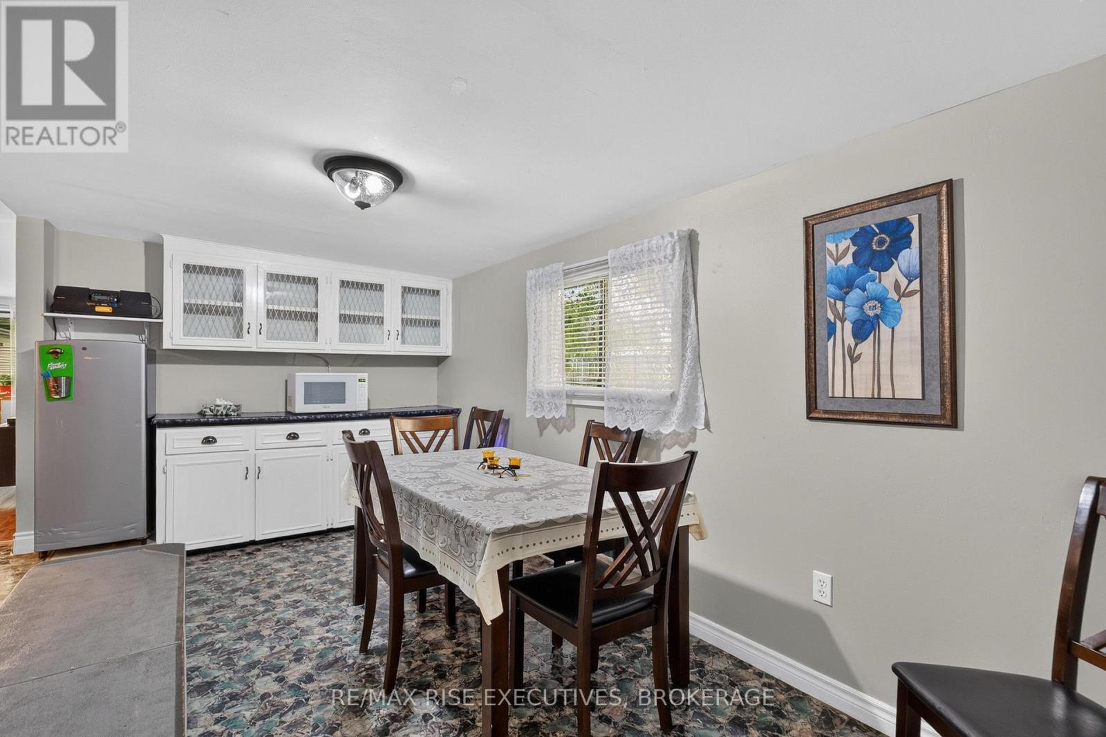 18 WENTWORTH DRIVE - 7
