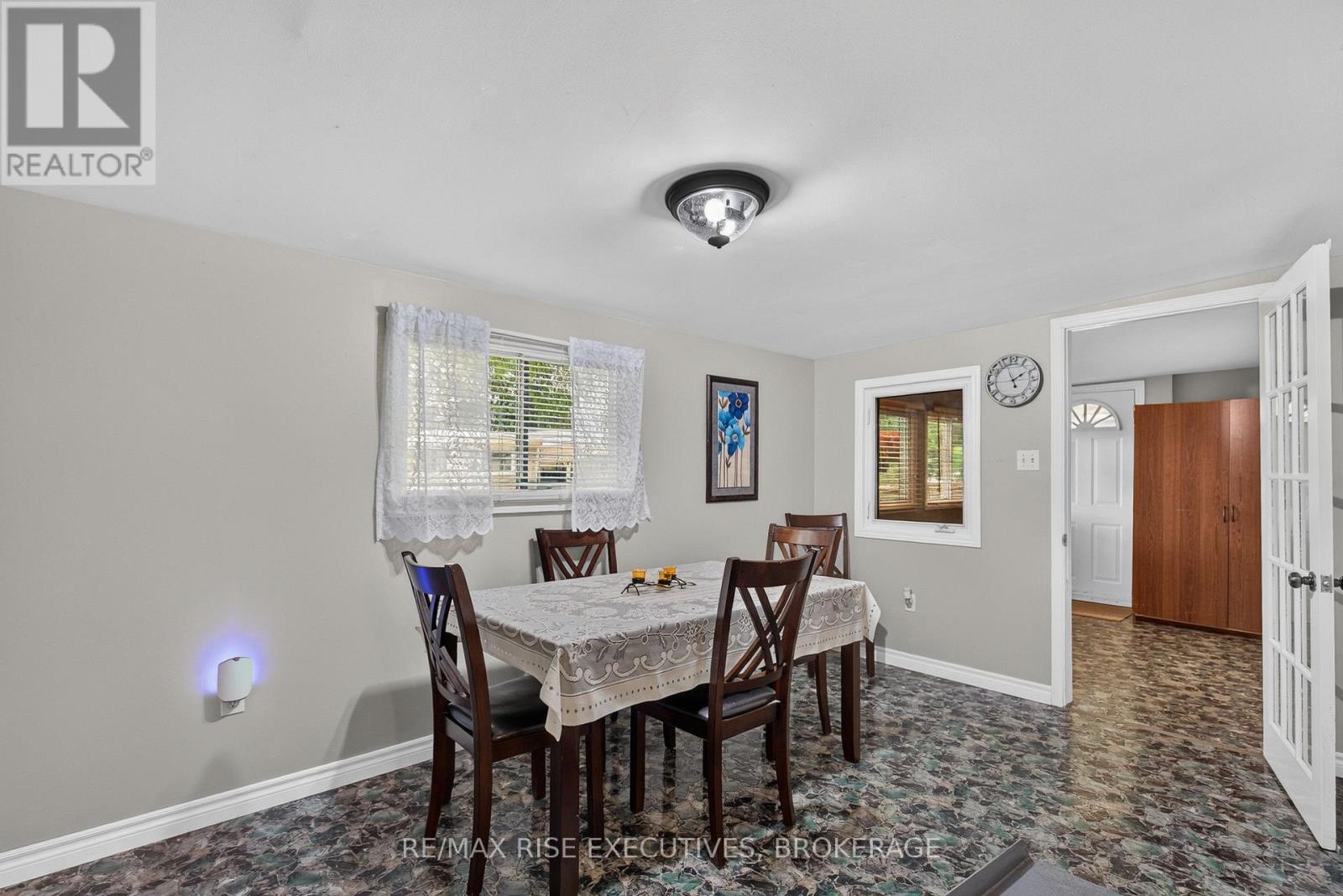 18 WENTWORTH DRIVE - 8