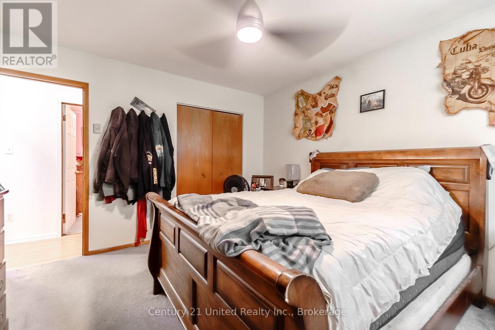 16 JANET DRIVE - 23