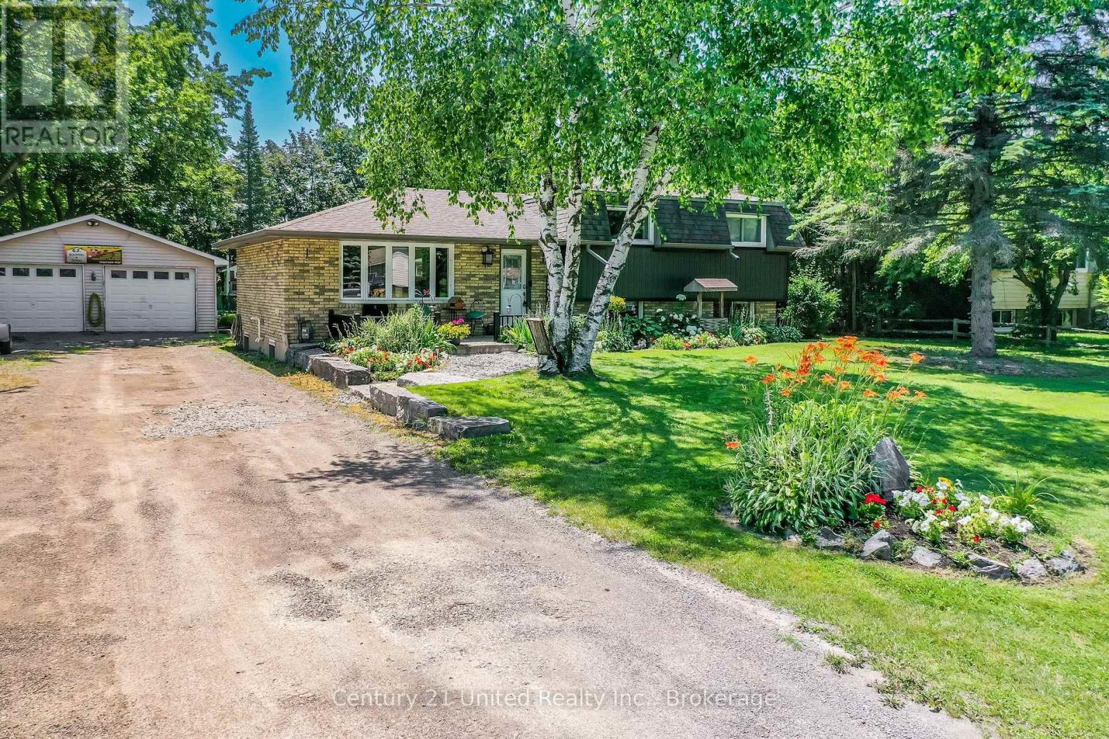 16 JANET DRIVE - 3