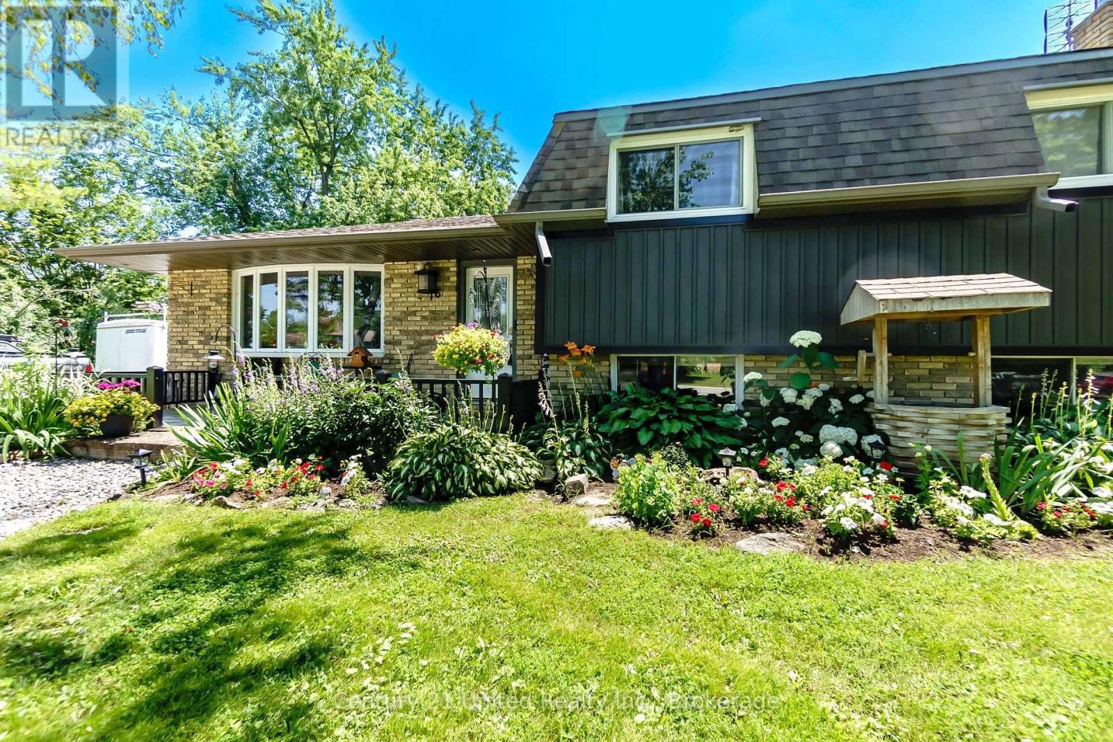 16 JANET DRIVE - 30