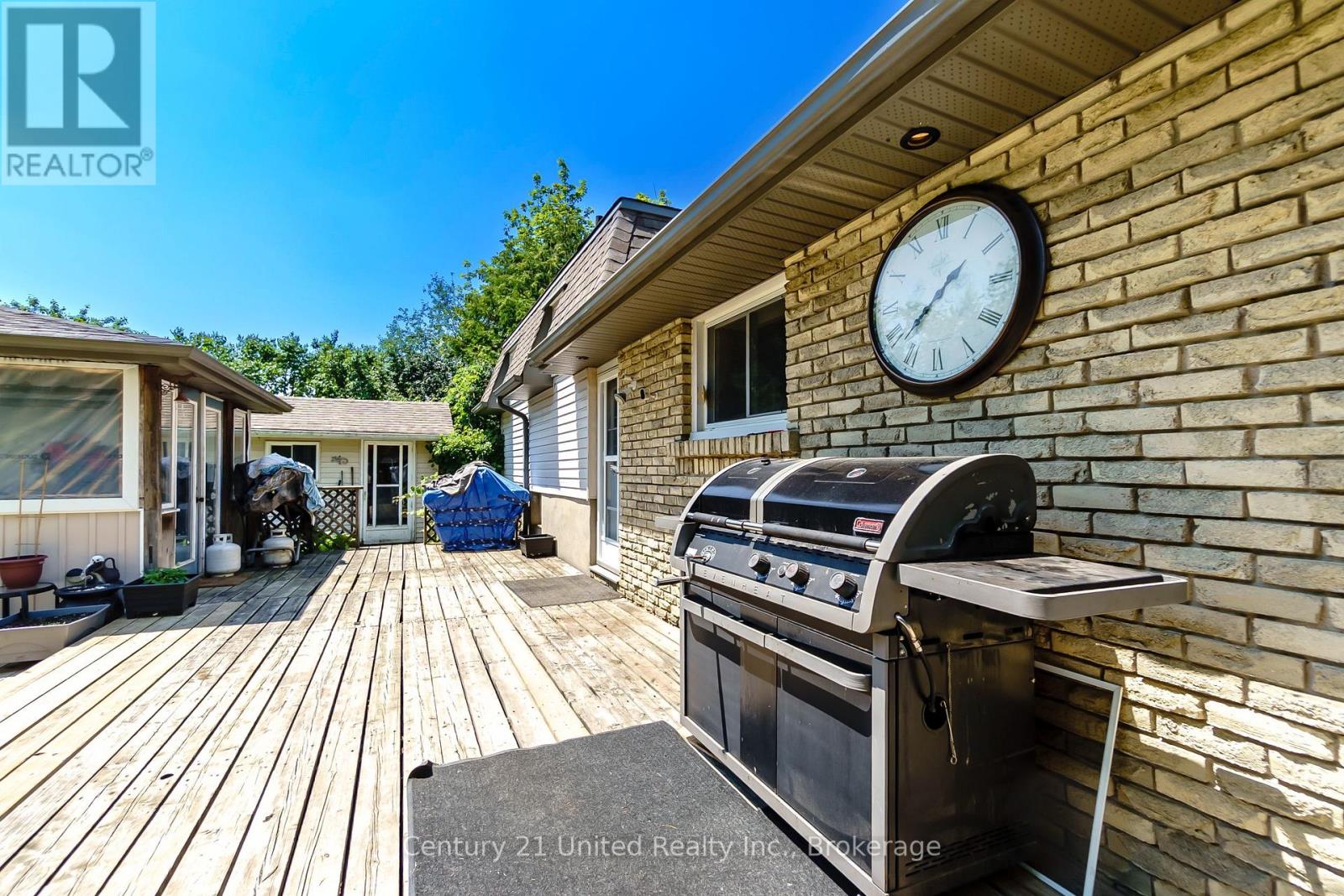 16 JANET DRIVE - 31