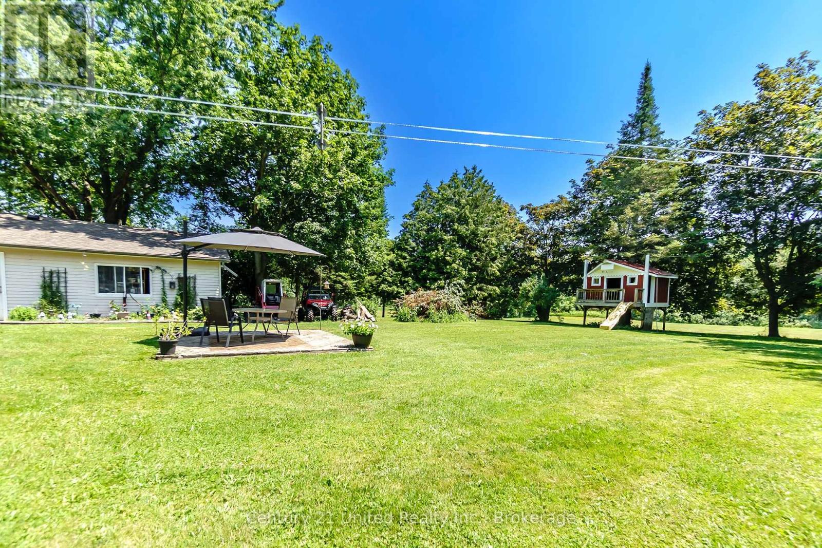 16 JANET DRIVE - 34