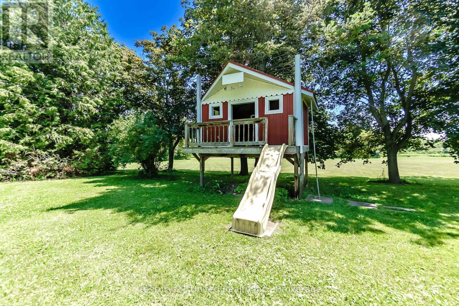 16 JANET DRIVE - 35