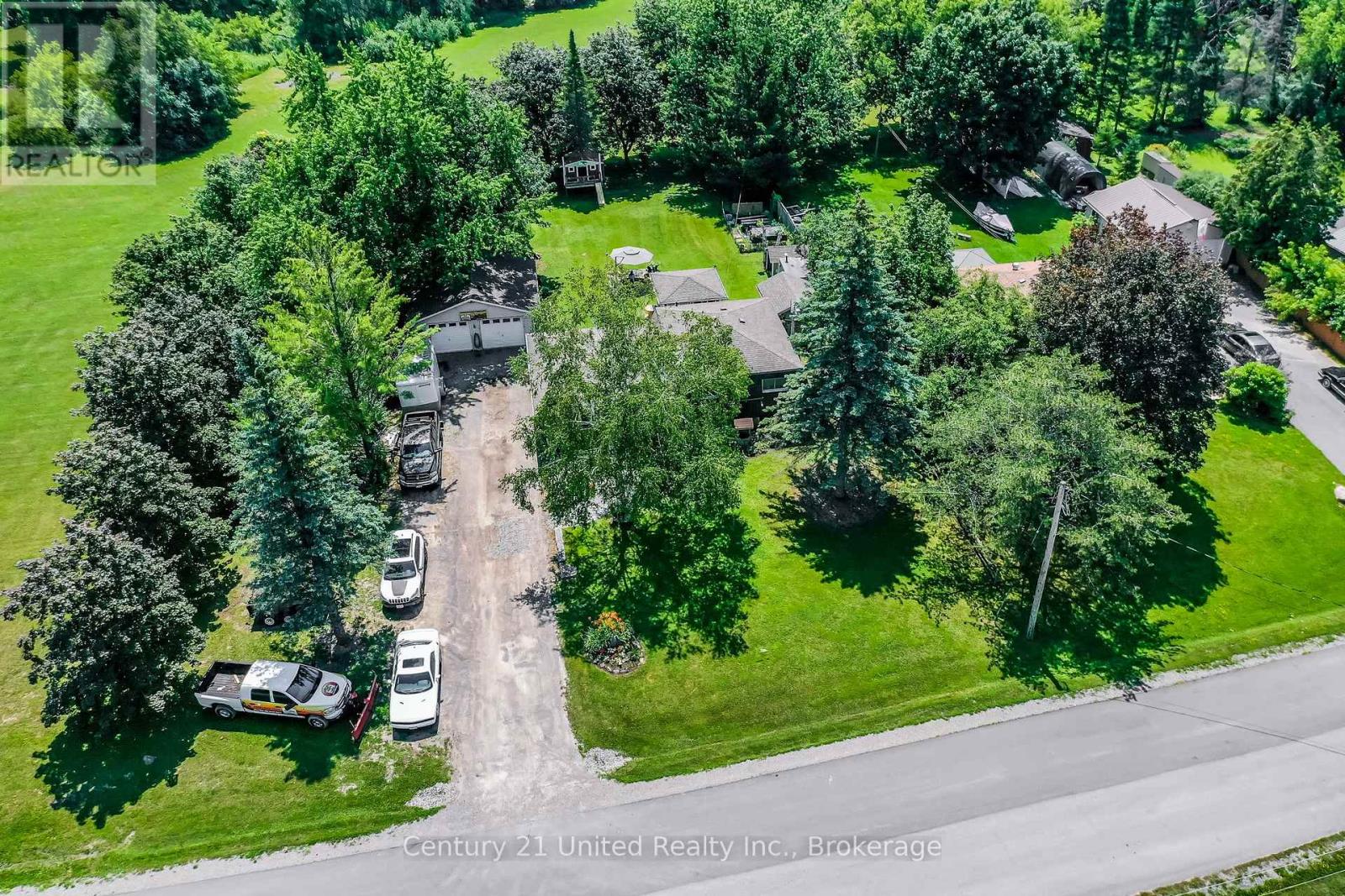 16 JANET DRIVE - 39
