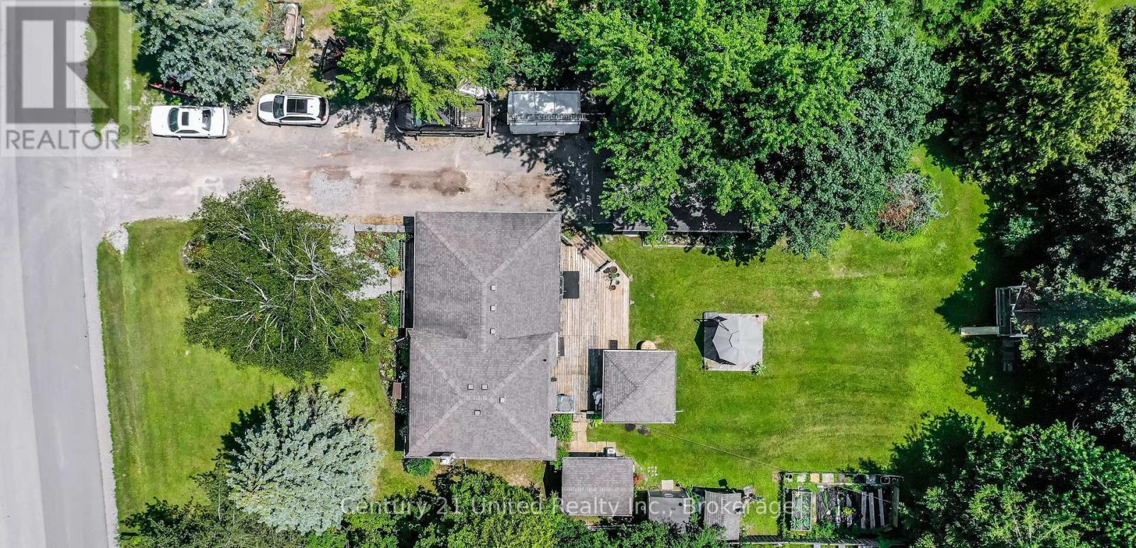 16 JANET DRIVE - 6