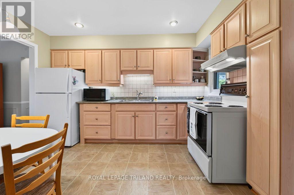 1 MILFORD CRESCENT - 11