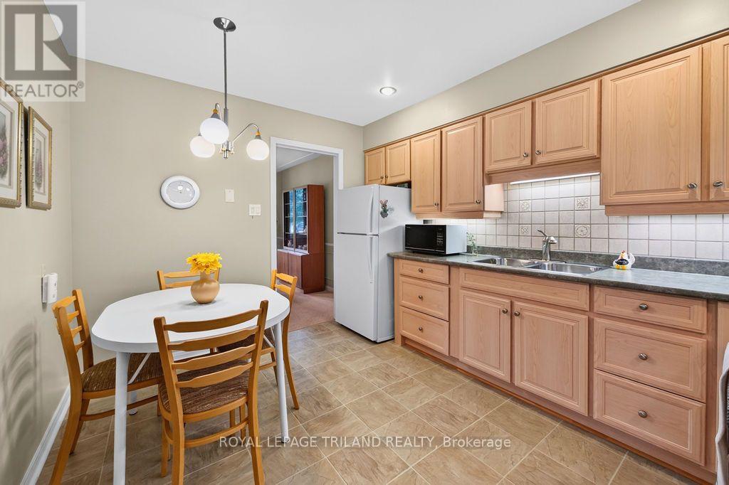 1 MILFORD CRESCENT - 12