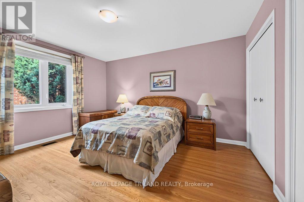 1 MILFORD CRESCENT - 13