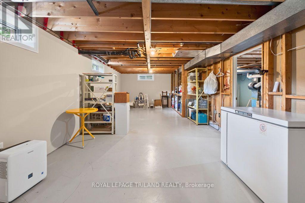 1 MILFORD CRESCENT - 25