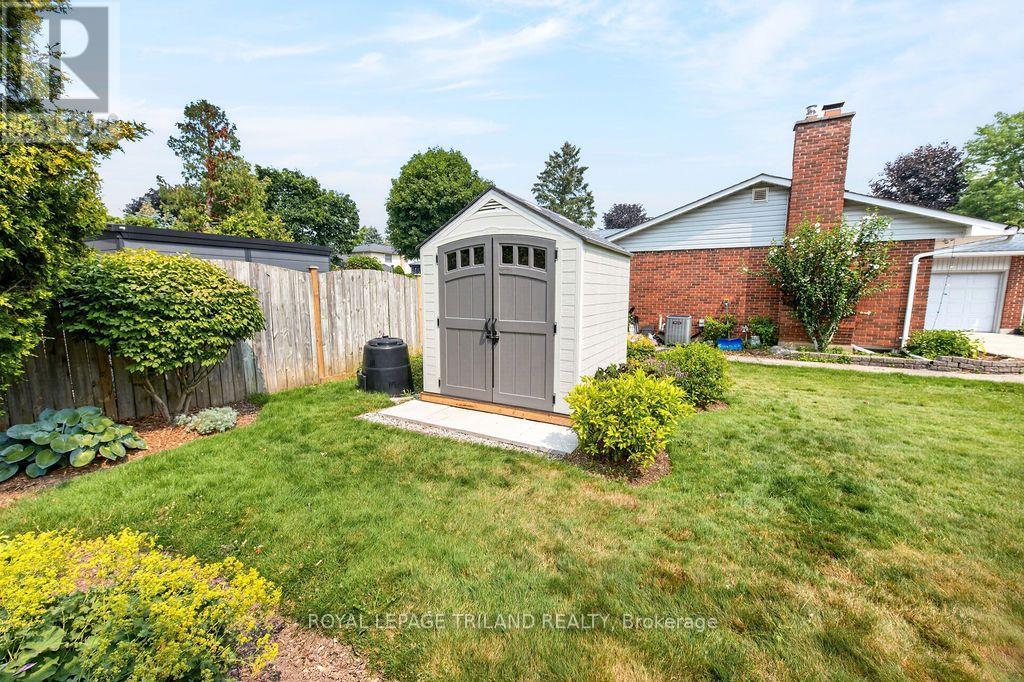1 MILFORD CRESCENT - 27