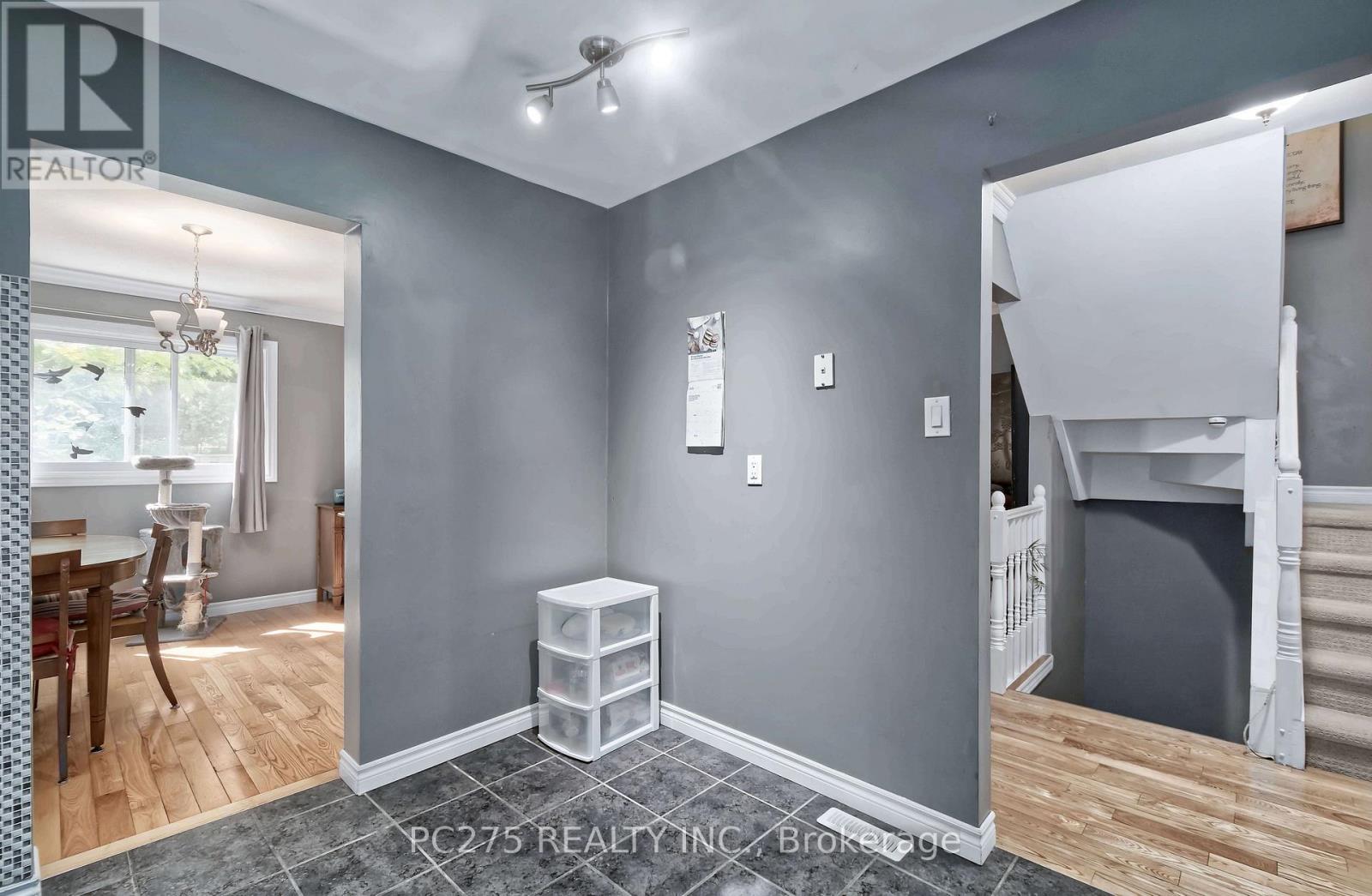 #15 669 OSGOODE DRIVE - 14