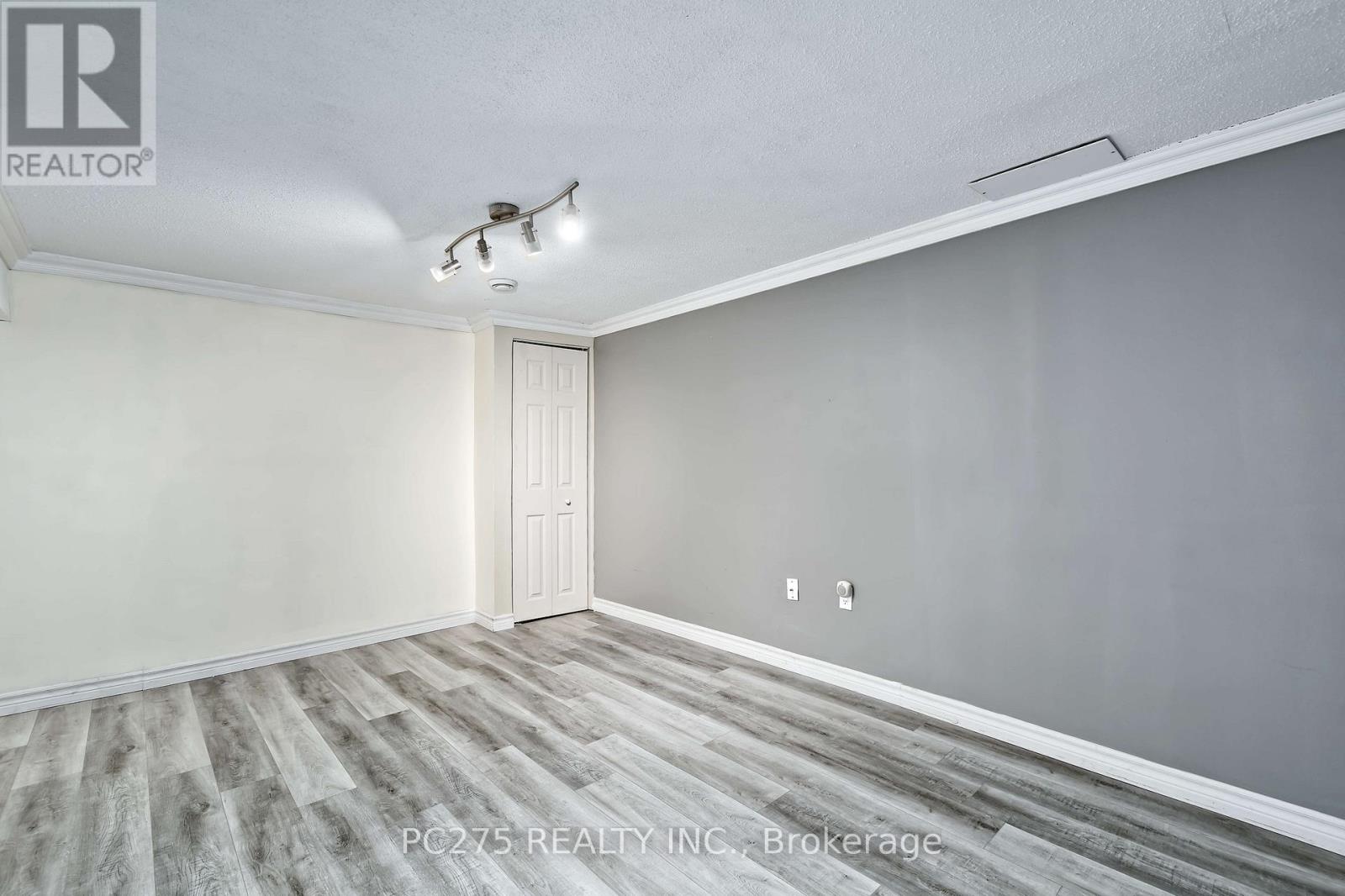 #15 669 OSGOODE DRIVE - 28