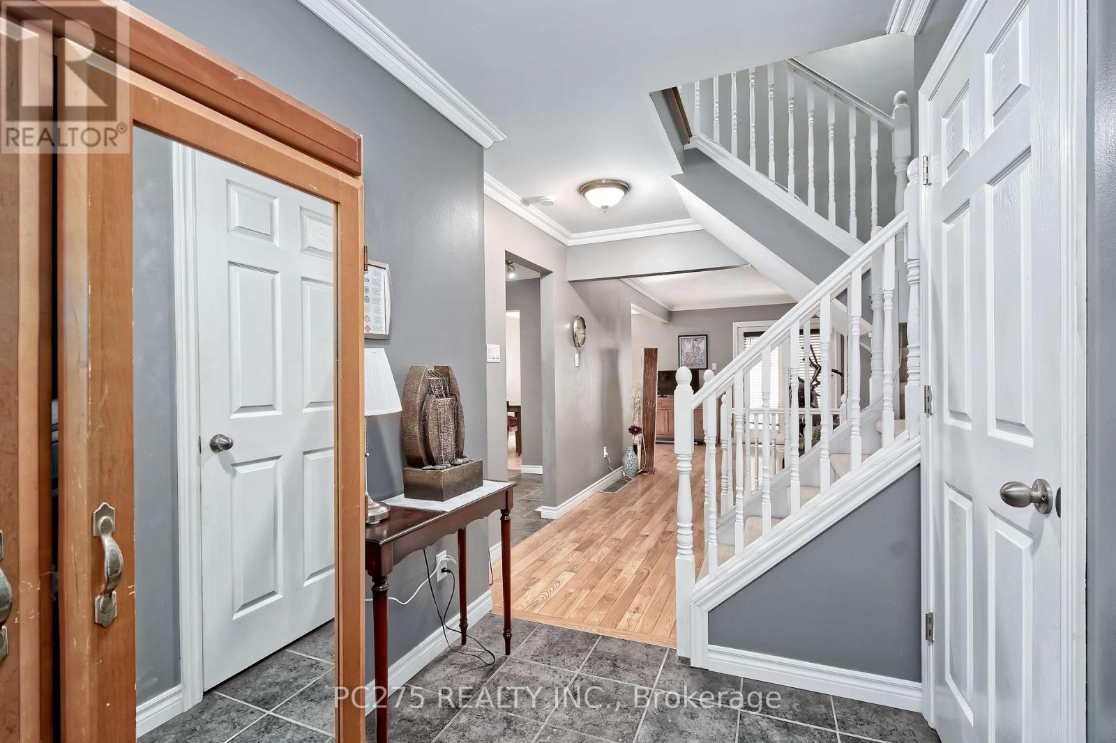 #15 669 OSGOODE DRIVE - 4