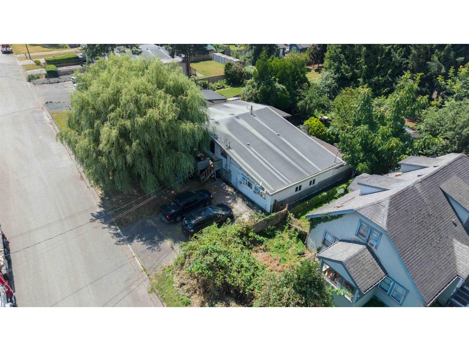 6 Bed, 3 Bath House for Sale in Chilliwack – 9521 ROBSON STREET, Chilliwack Proper West – MLS# R3147917 - Image 11