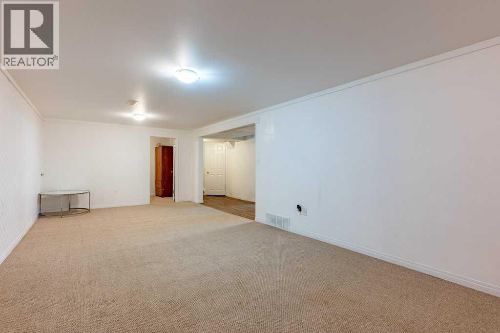 2898 Dunmore Road SE - Image 31