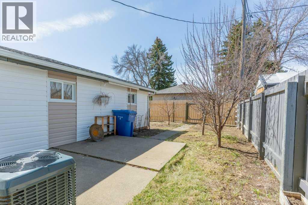 2898 Dunmore Road SE - Image 43