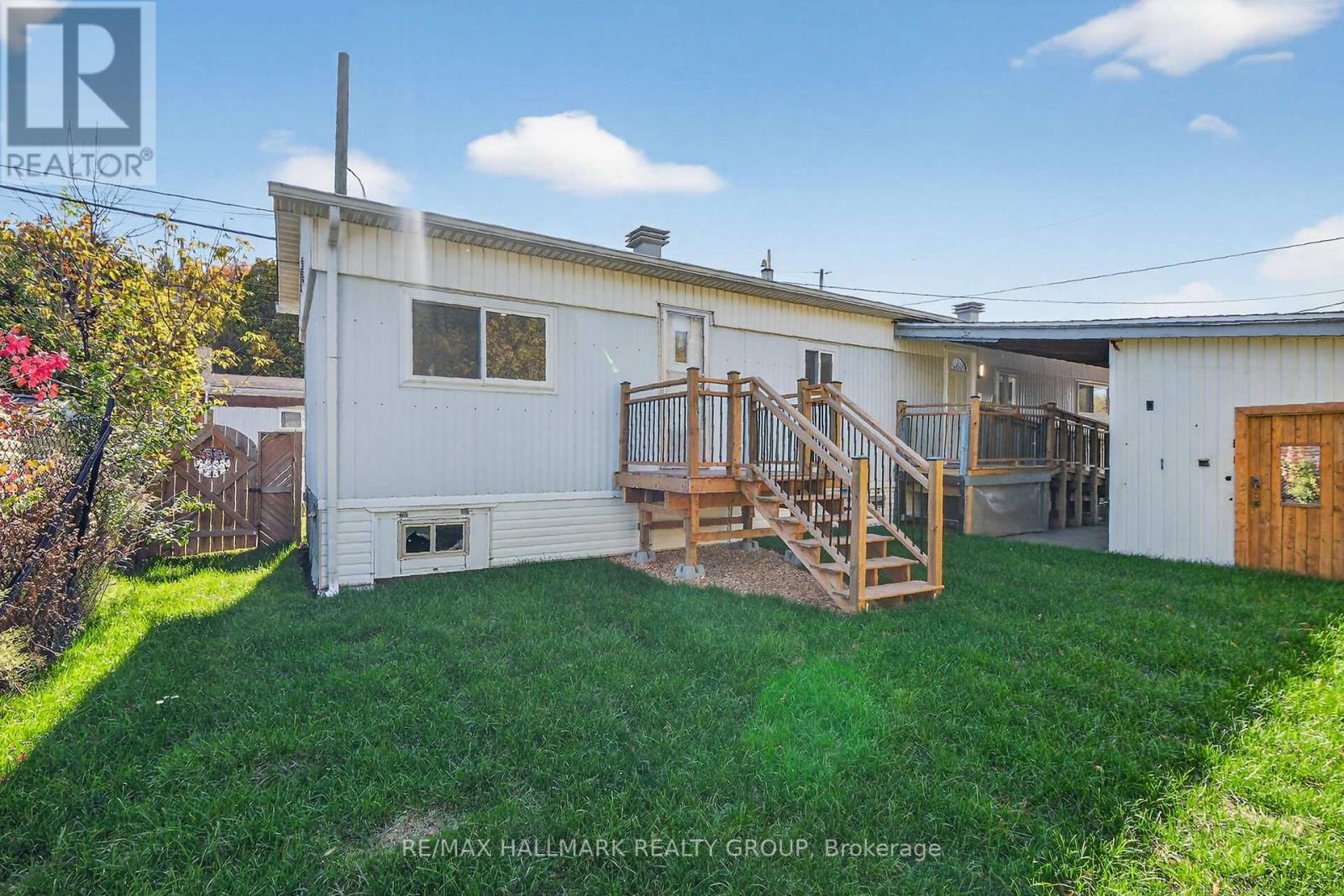 #68 3535 ST. JOSEPH BOULEVARD - 28