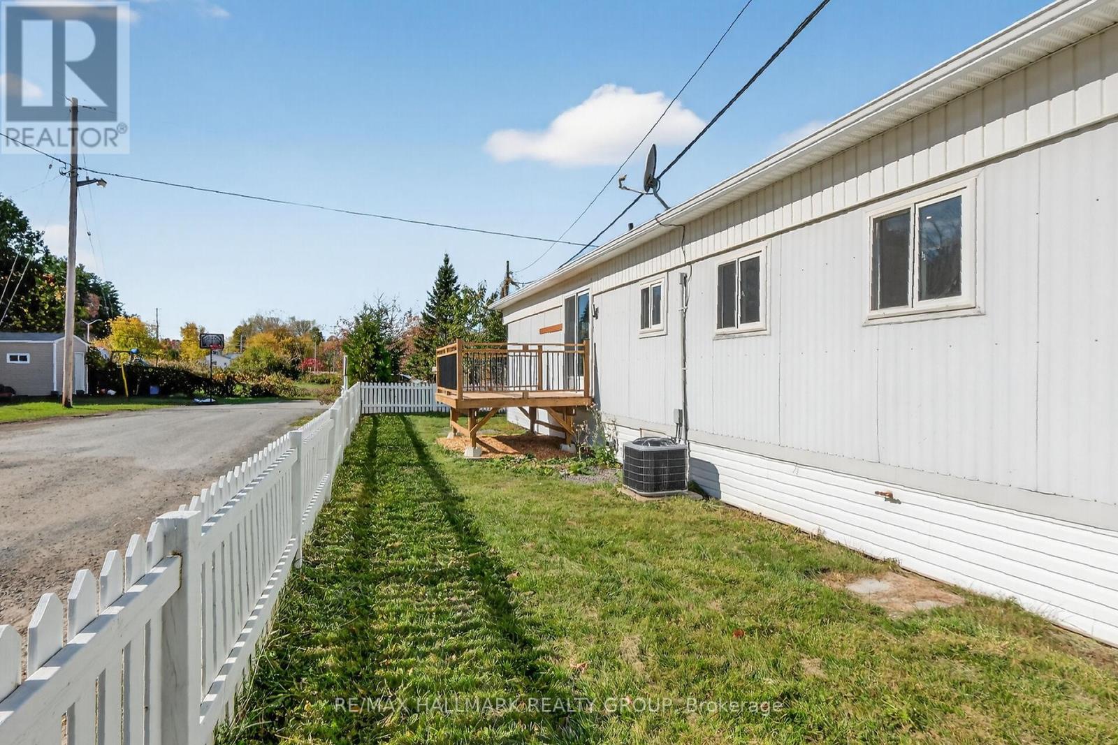#68 3535 ST. JOSEPH BOULEVARD - 36