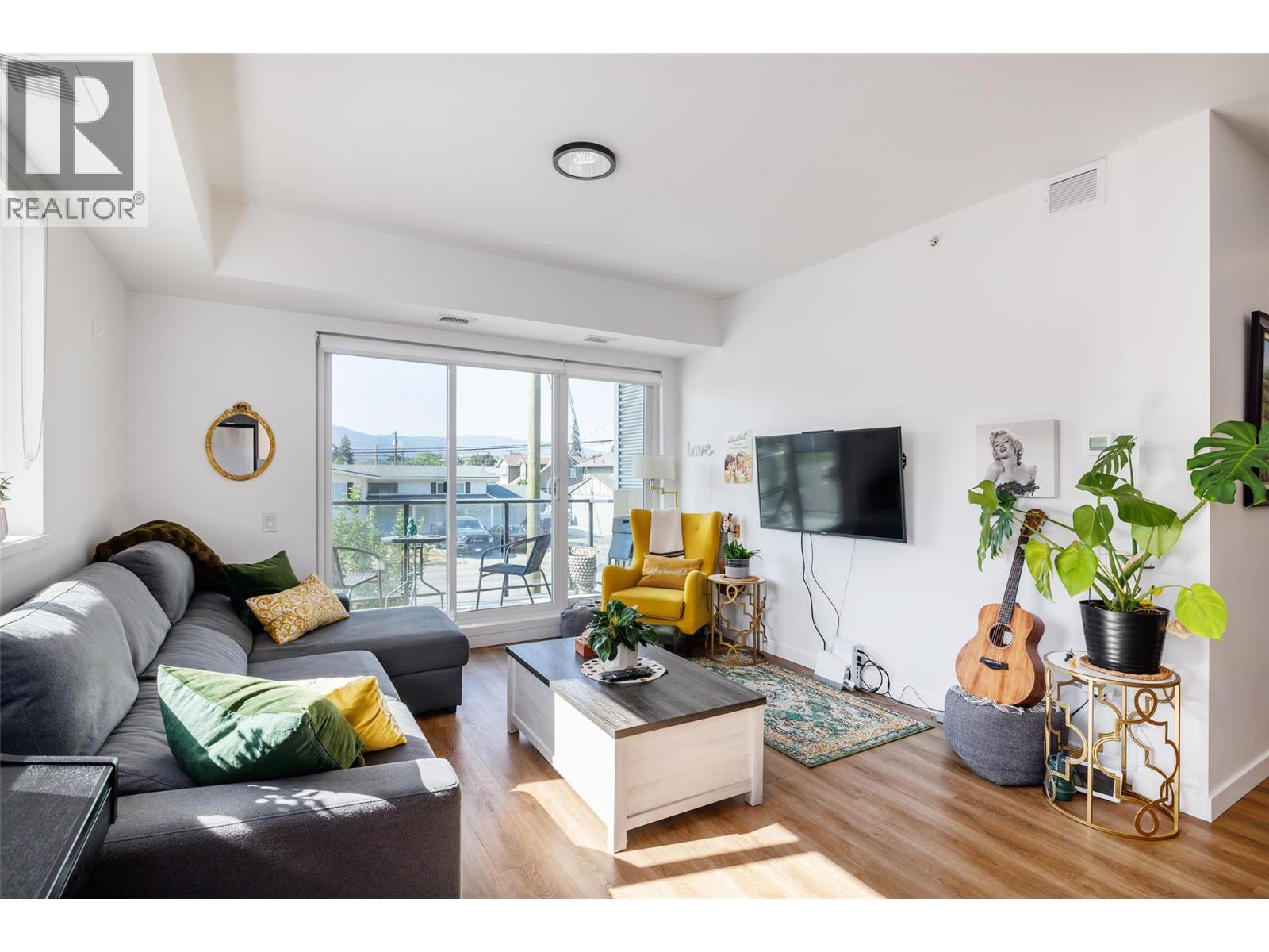 #204 615 Rutland Road - 3