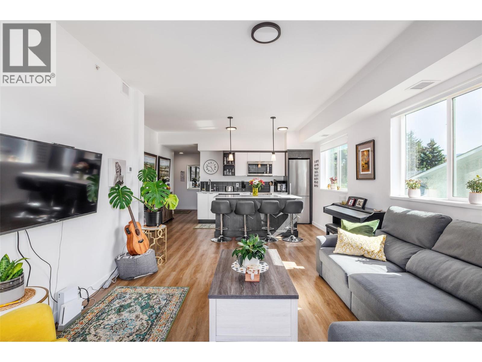 #204 615 Rutland Road - 4