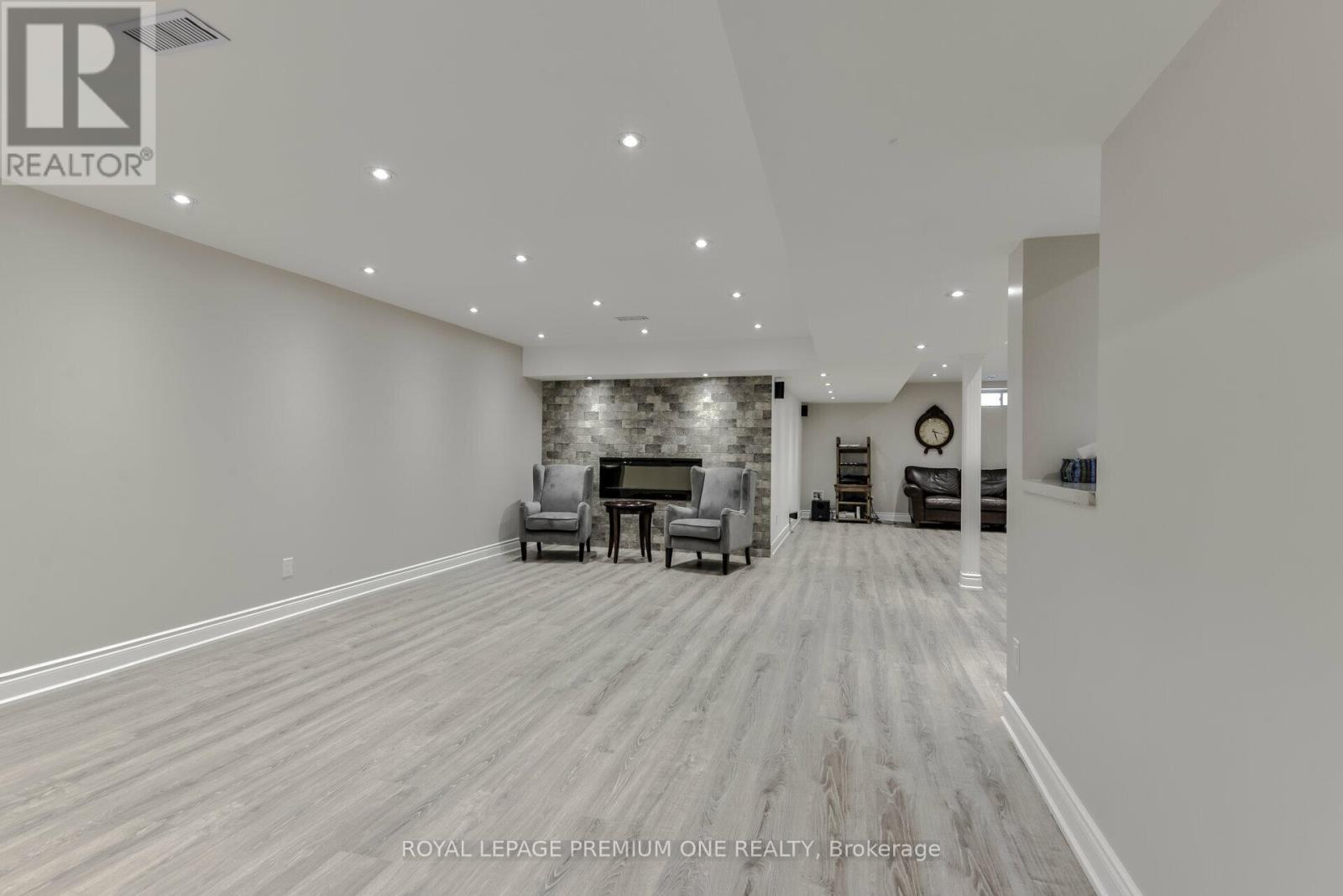 107 HEADWIND BOULEVARD - 44