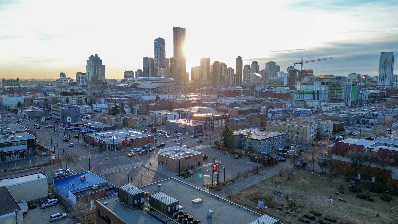 10909 107 Avenue NW, Edmonton — photo 3