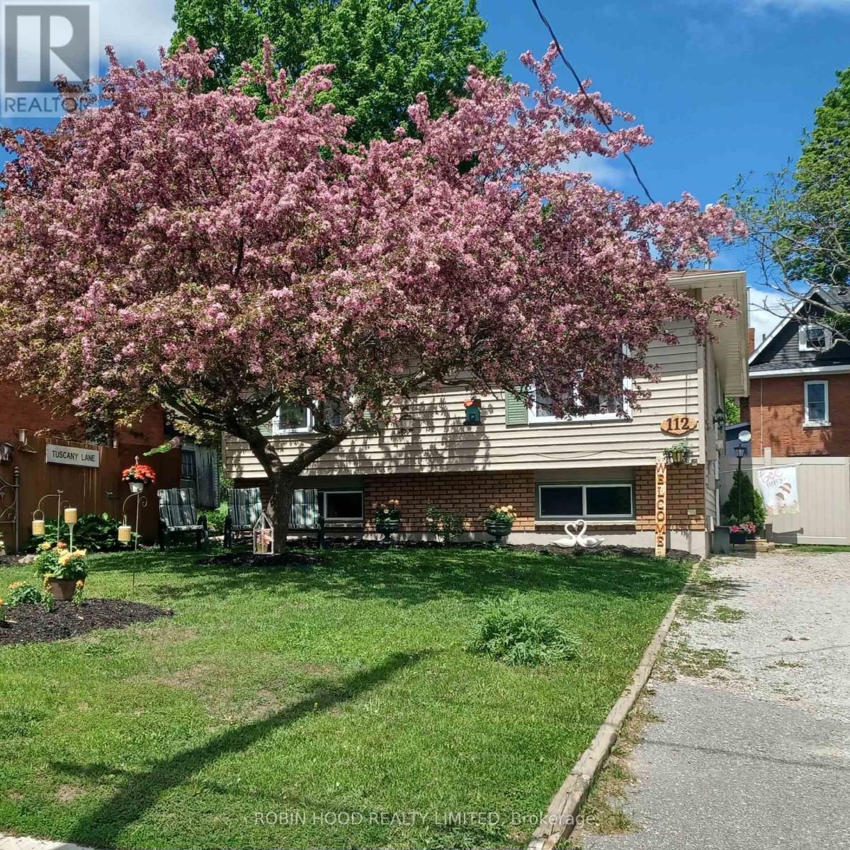 112 BORLAND STREET E - 1