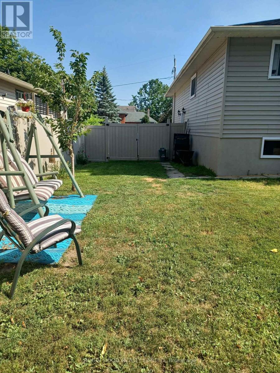 112 BORLAND STREET E - 25