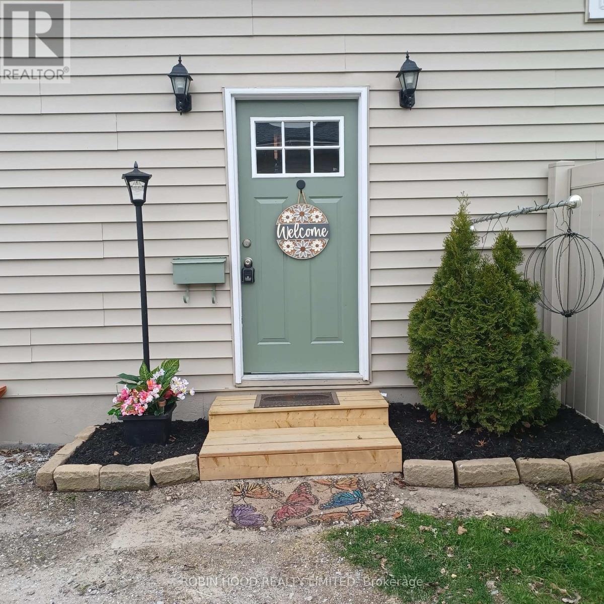 112 BORLAND STREET E - 4
