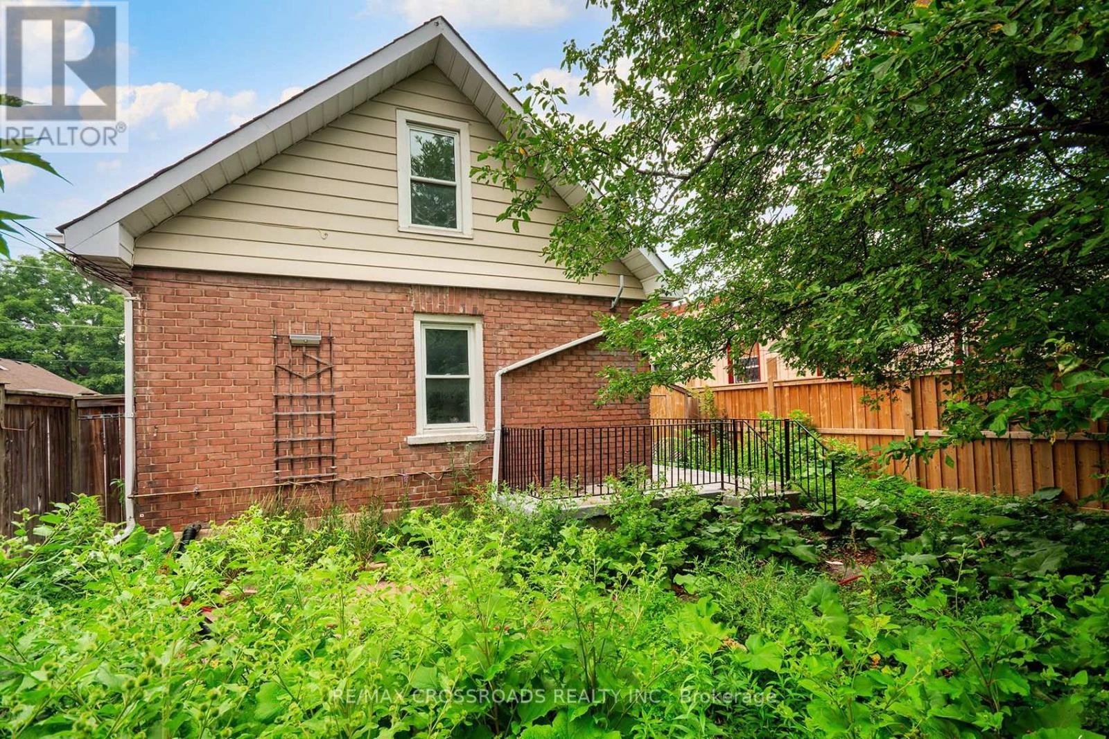 313 OLIVE AVENUE - 34