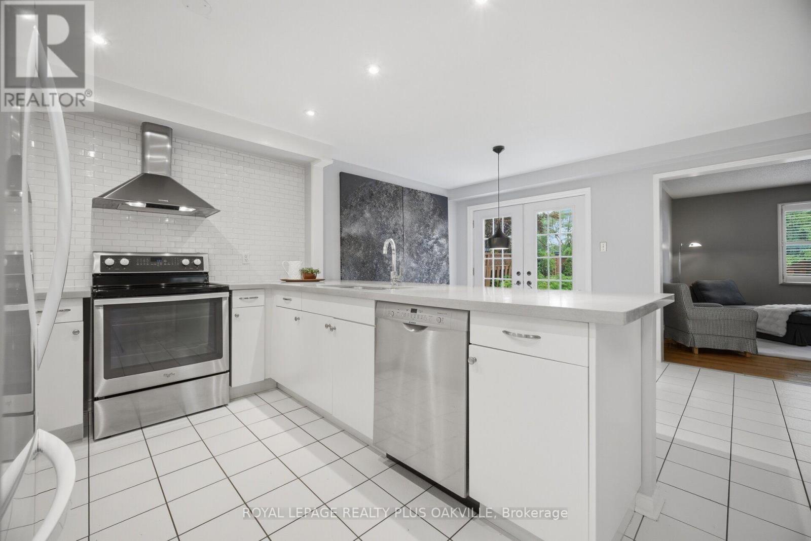 5882 CORNELL CRESCENT - 13