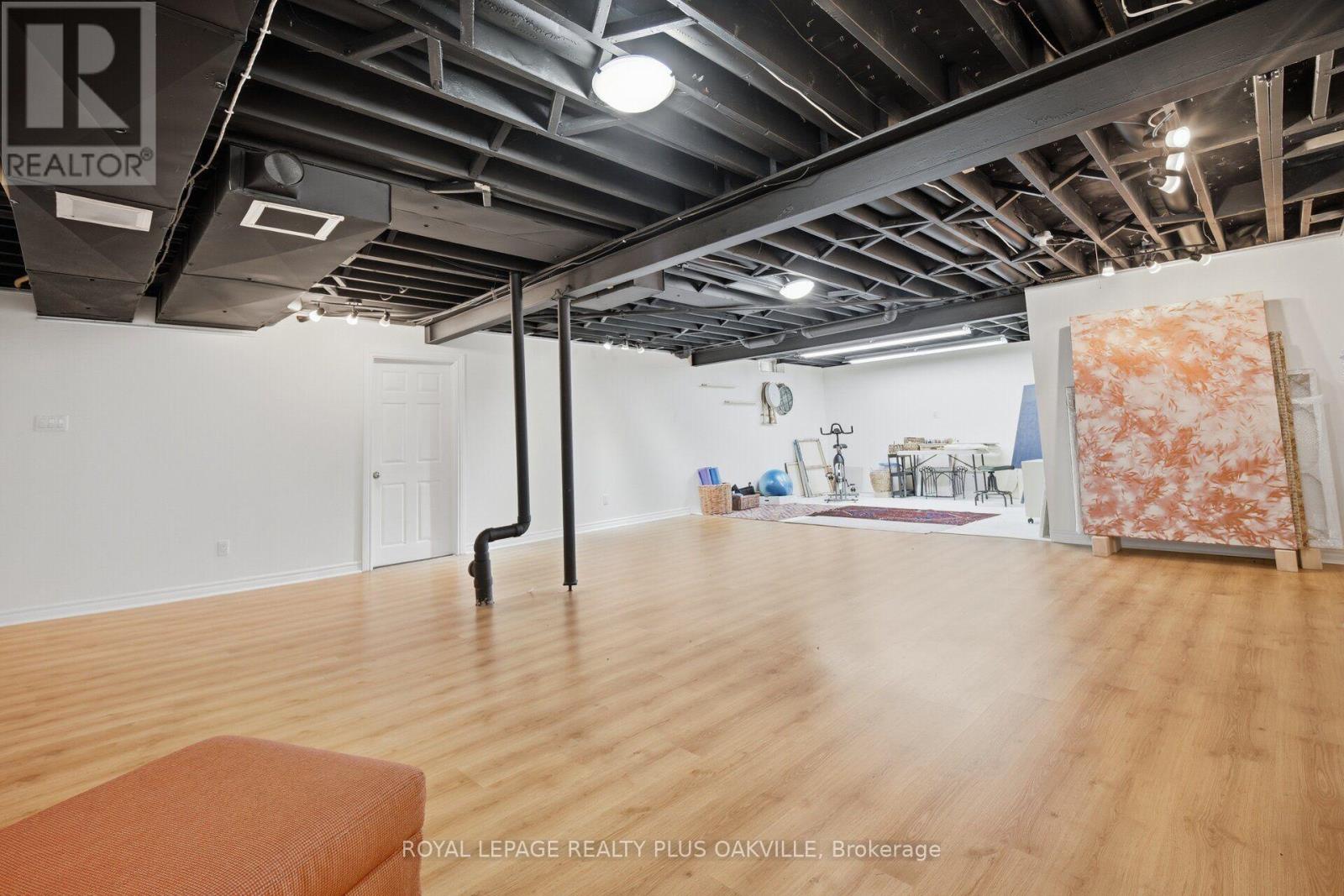 5882 CORNELL CRESCENT - 38