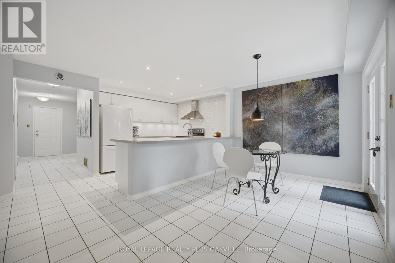 5882 CORNELL CRESCENT - 14