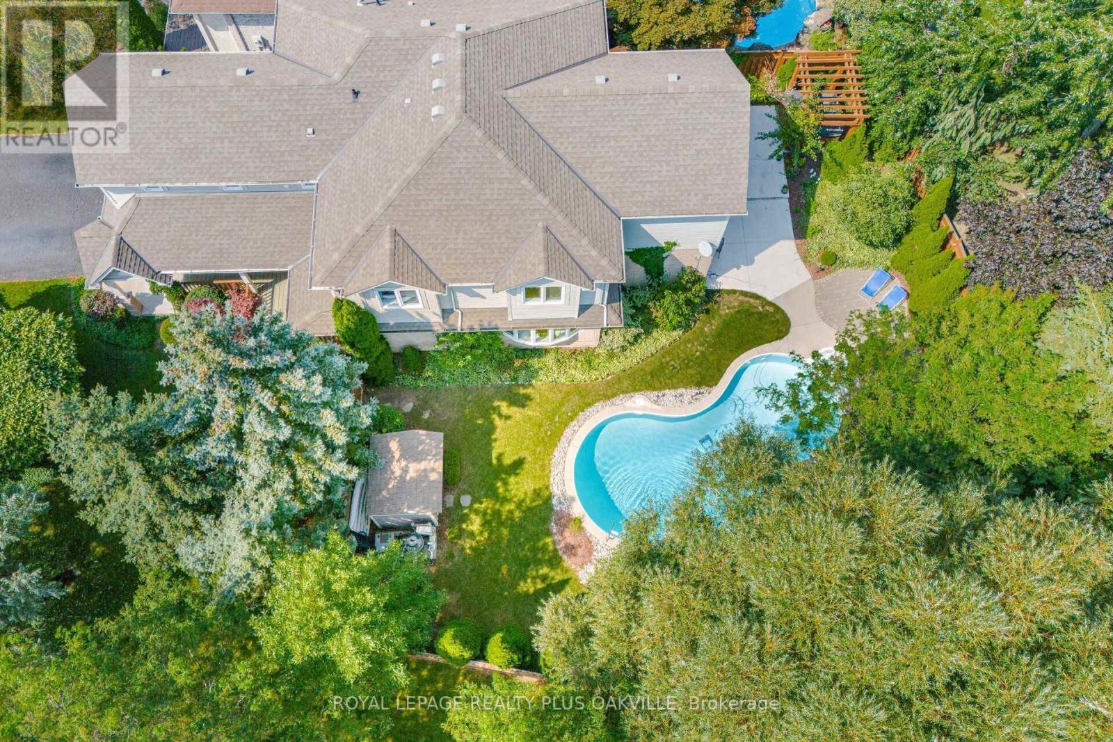 5882 CORNELL CRESCENT - 47