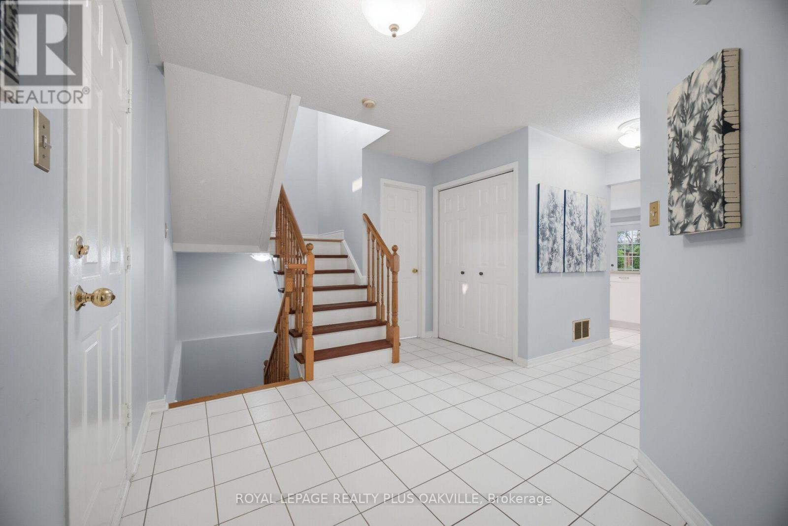 5882 CORNELL CRESCENT - 4