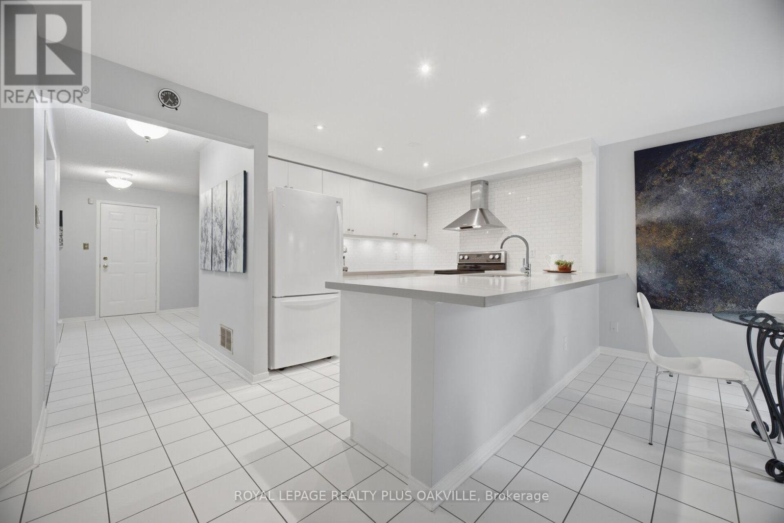 5882 CORNELL CRESCENT - 11