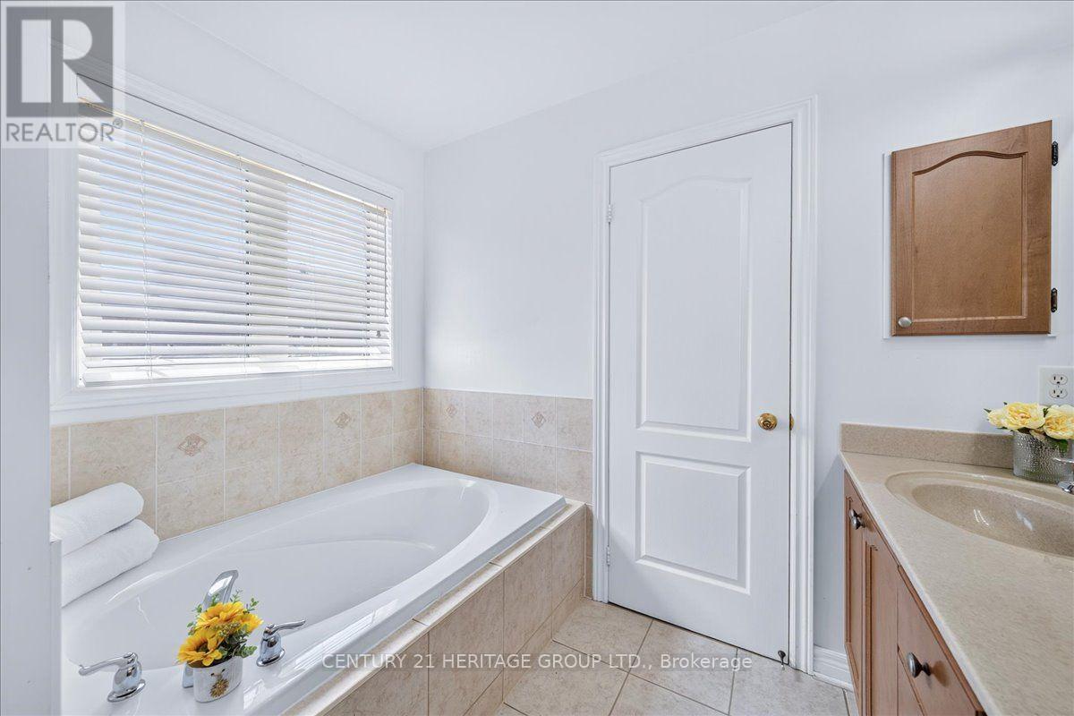 19 REYNOLDS AVENUE - 26