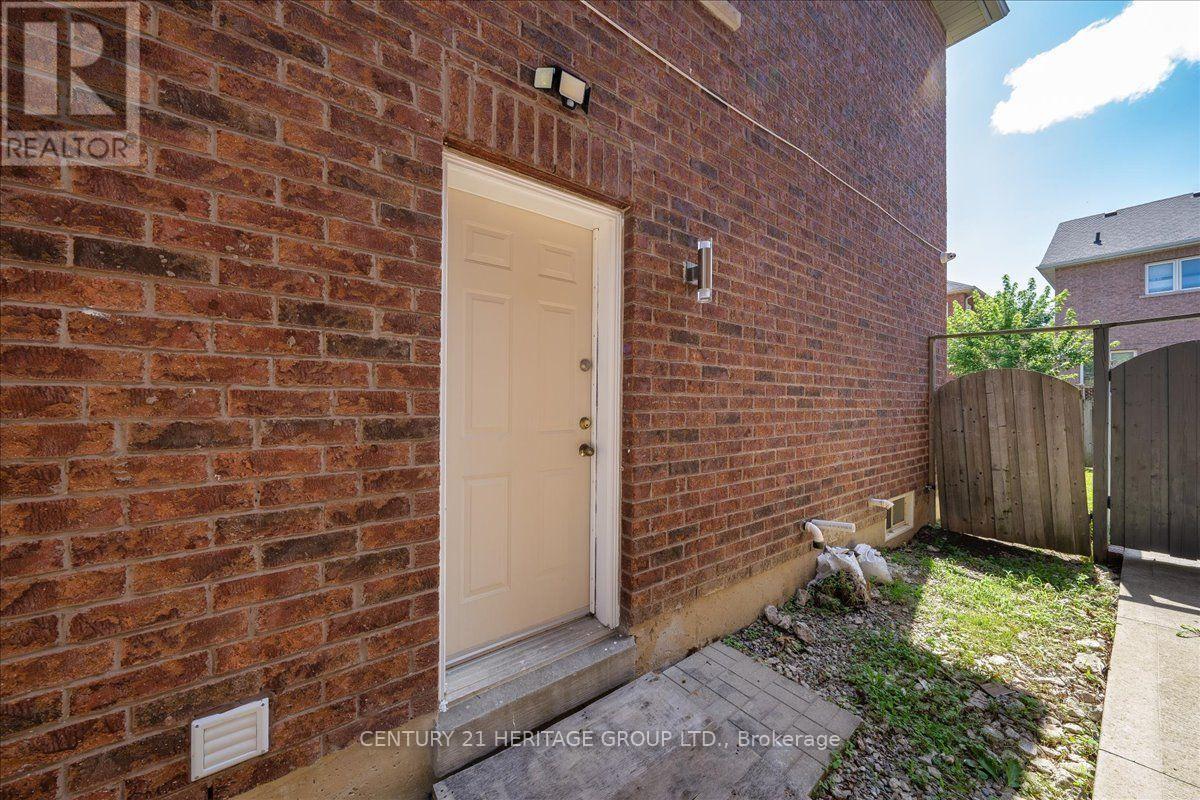 19 REYNOLDS AVENUE - 45