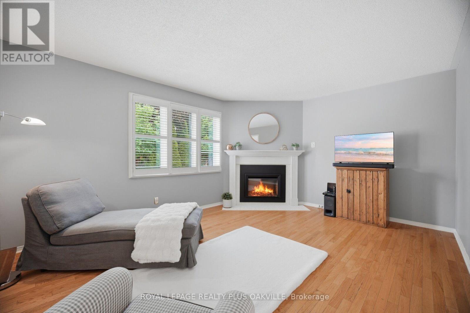 5882 CORNELL CRESCENT - 19