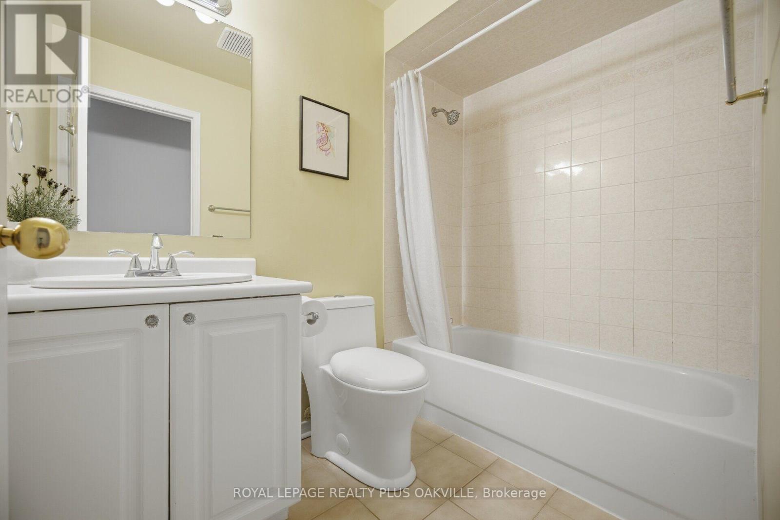 5882 CORNELL CRESCENT - 34