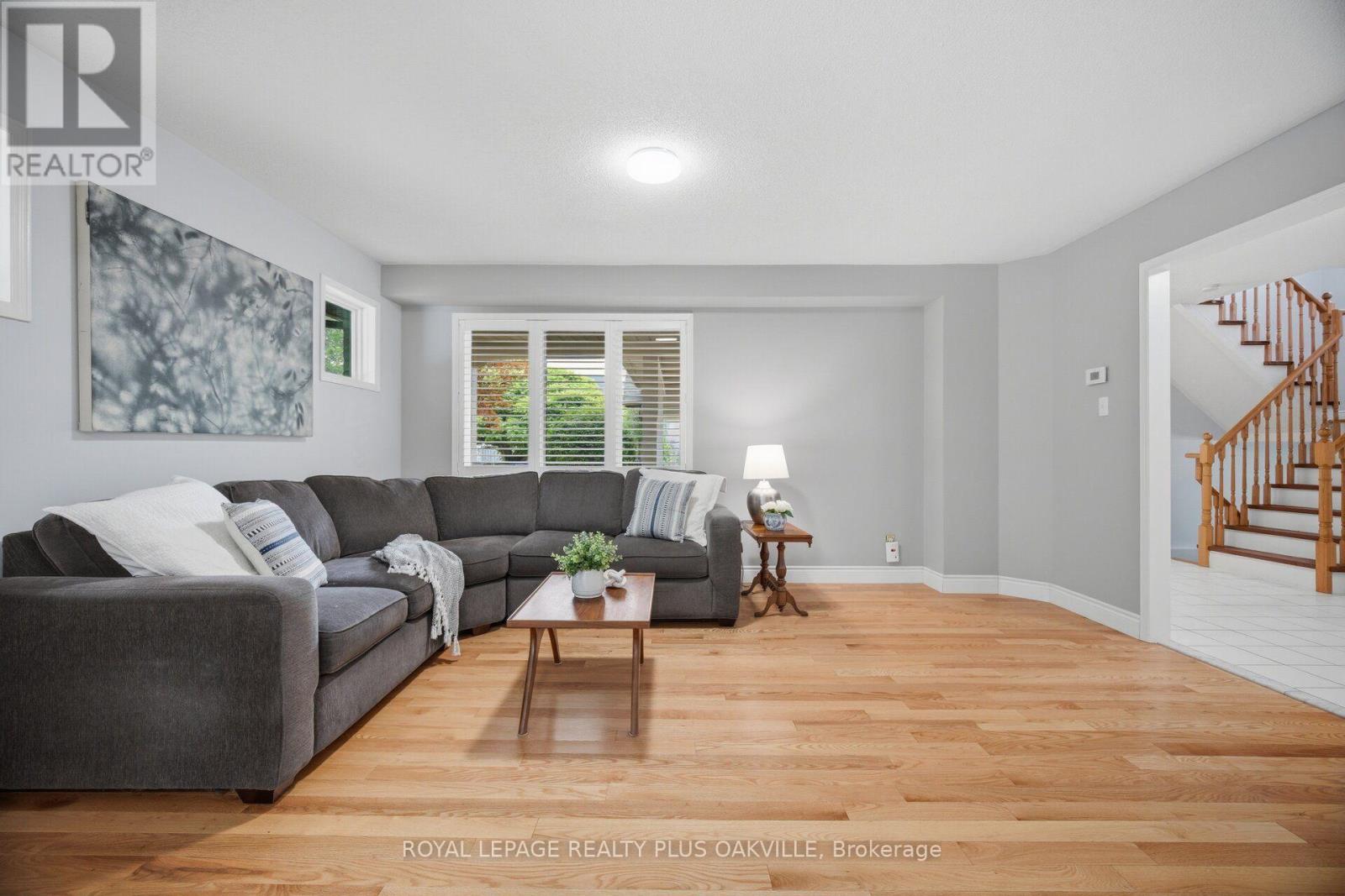 5882 CORNELL CRESCENT - 6