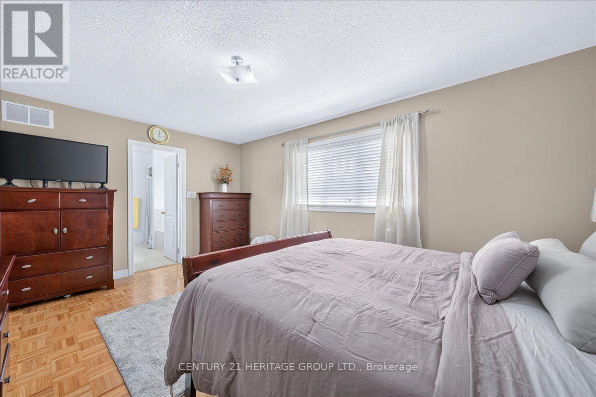 19 REYNOLDS AVENUE - 24