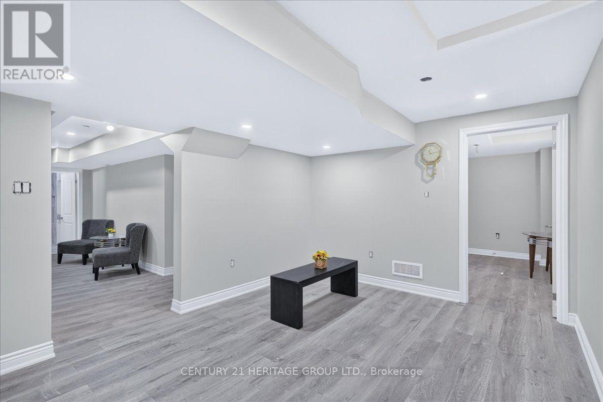 19 REYNOLDS AVENUE - 37