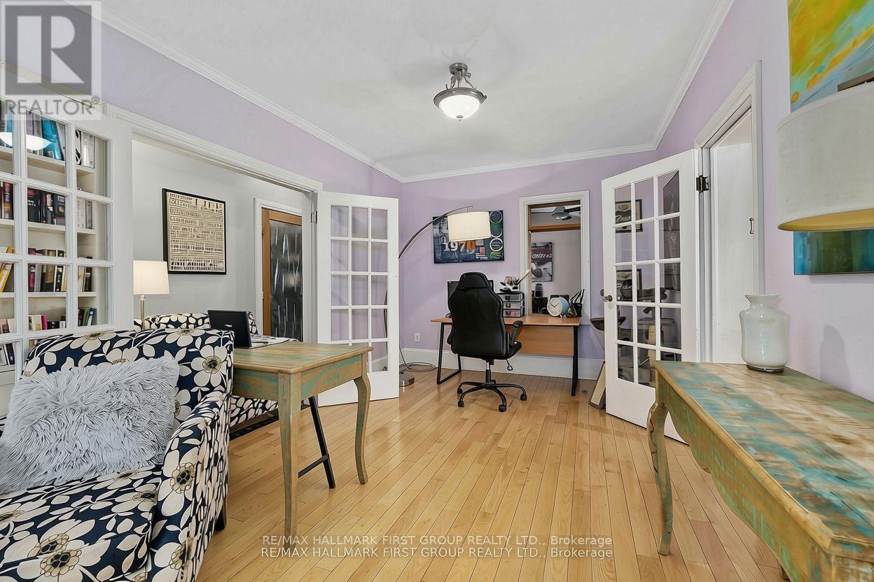 89 ROSE GLEN ROAD N - Image 9