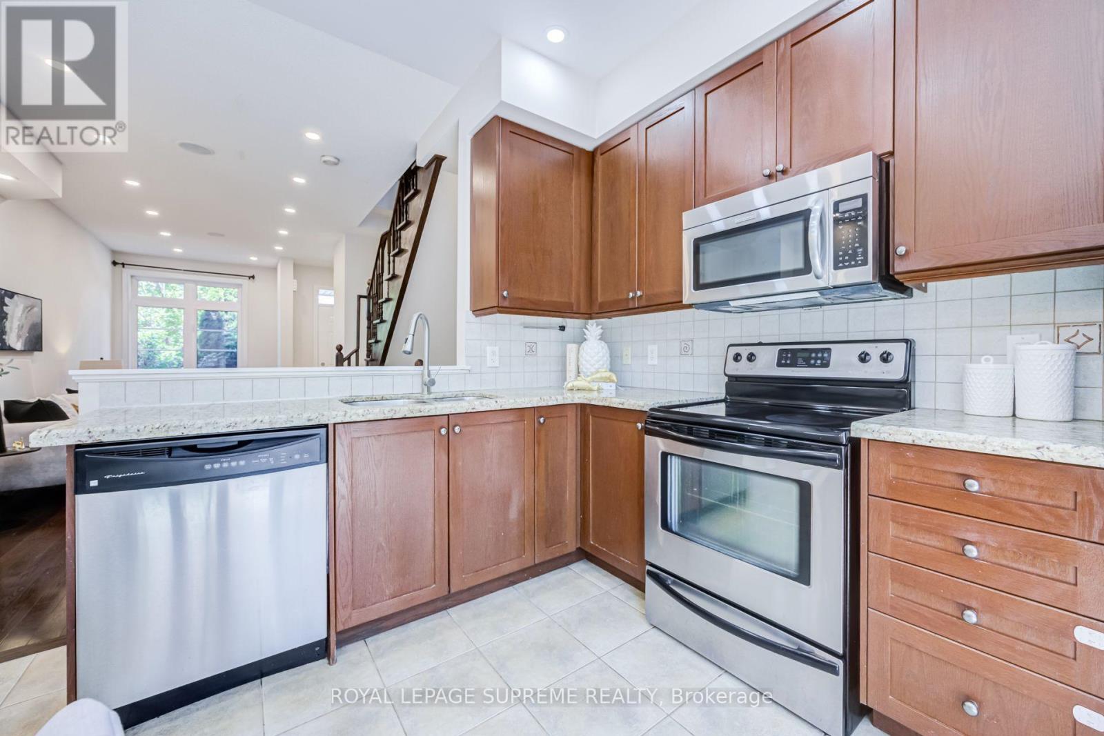 19B HOBDEN PLACE - 10
