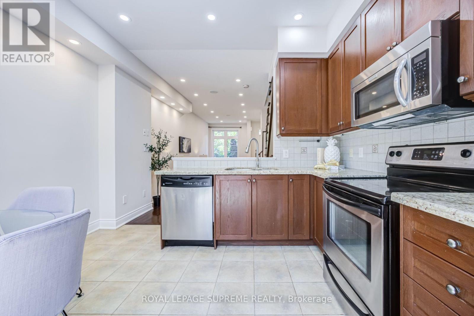 19B HOBDEN PLACE - 11