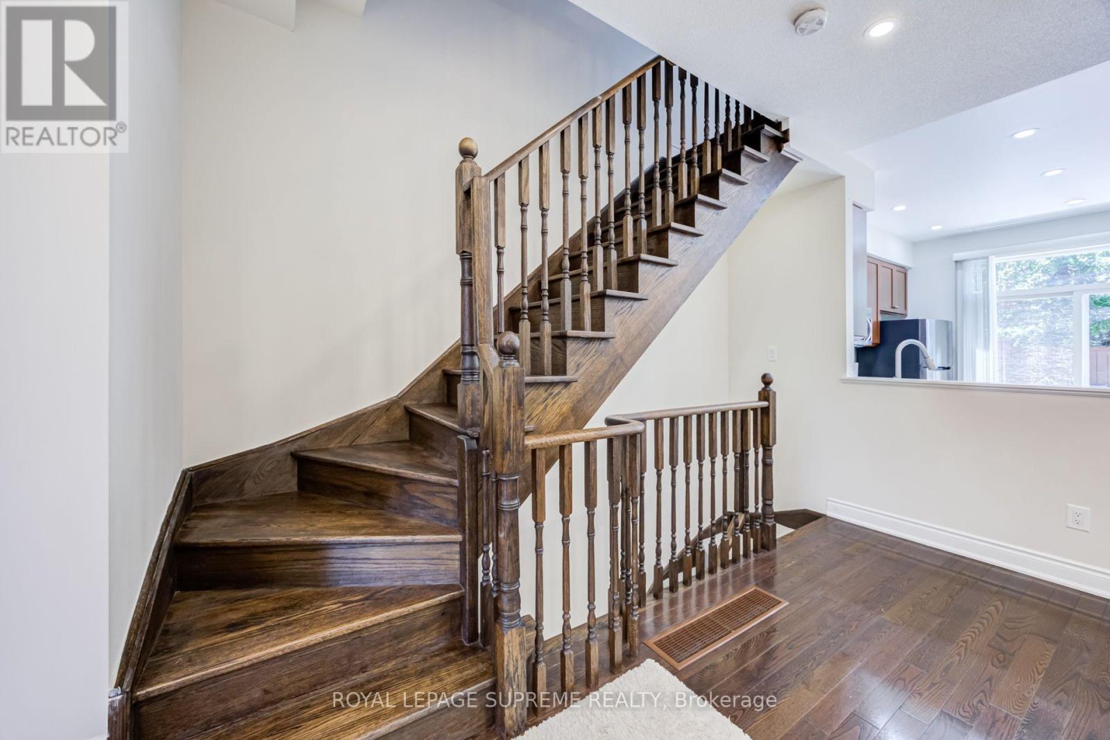 19B HOBDEN PLACE - 12