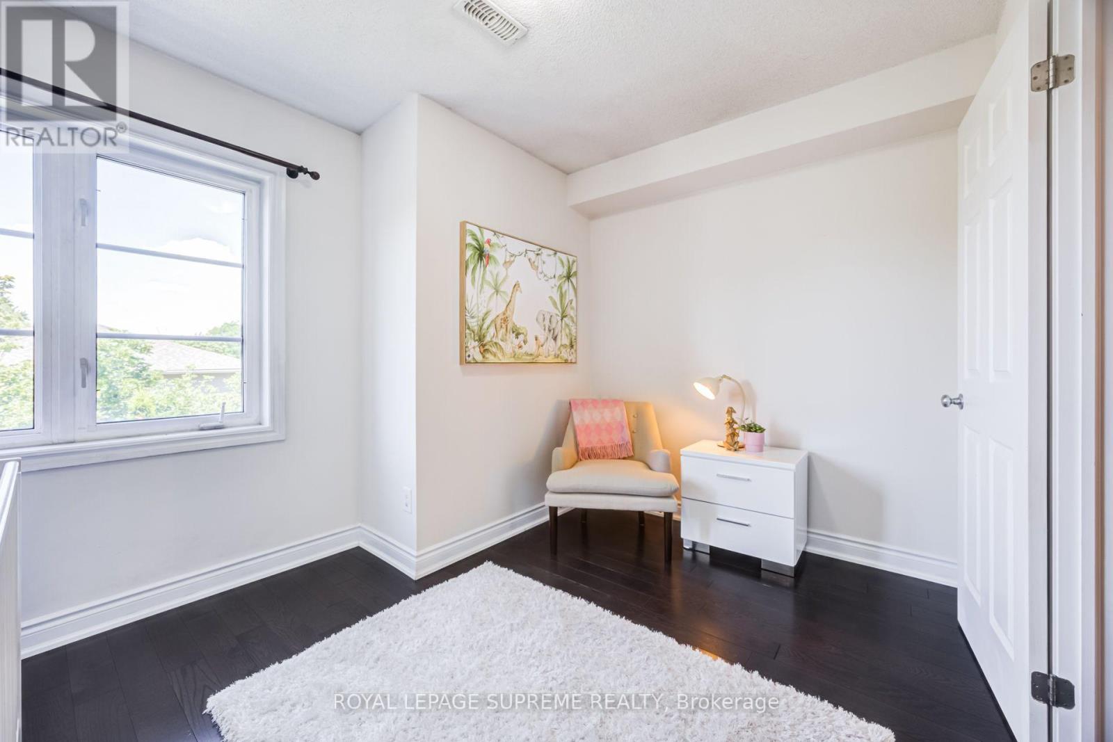 19B HOBDEN PLACE - 17