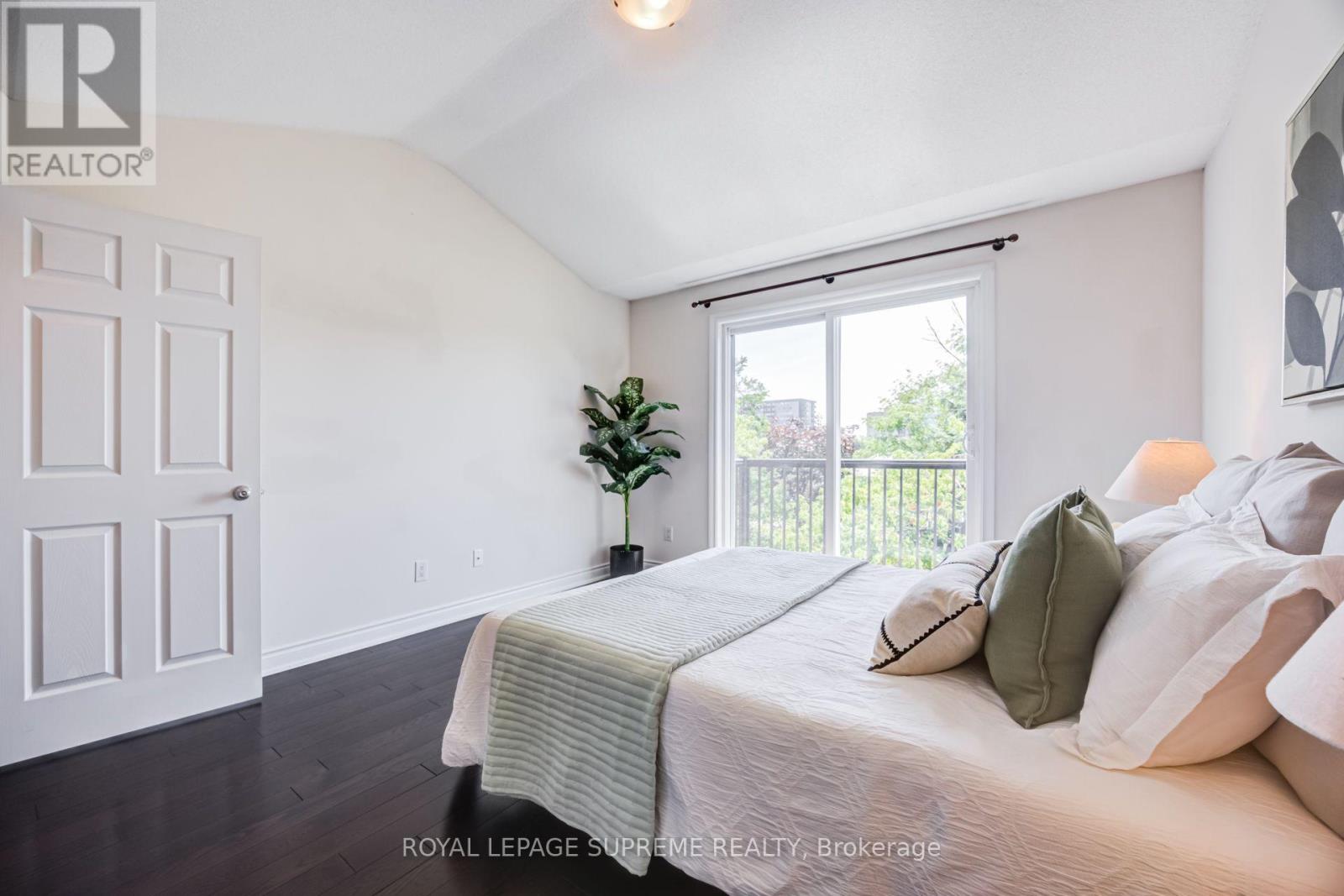 19B HOBDEN PLACE - 21